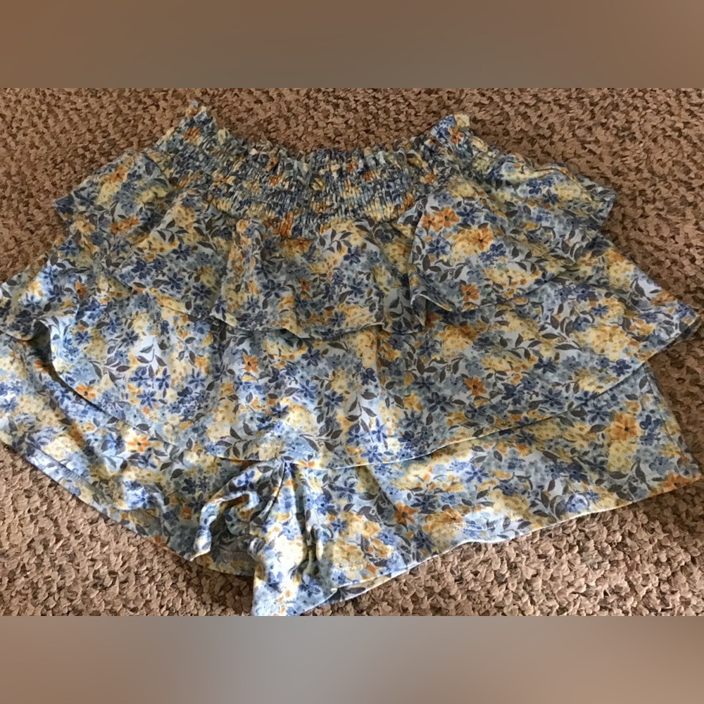 Girls floral skort size medium